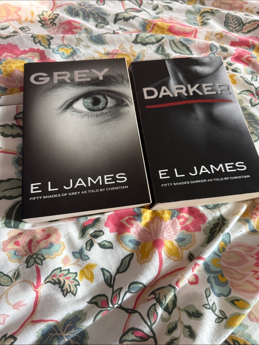 E L James - Grey & Darker Paperback Set in Black and Gray